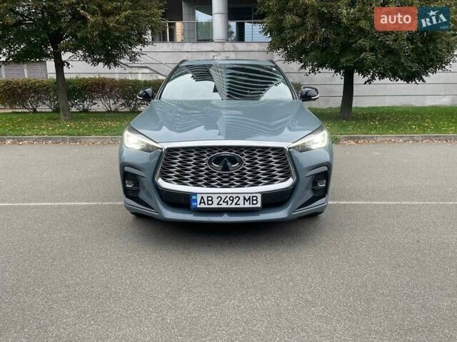 Сірий Інфініті QX55, об'ємом двигуна 2 л та пробігом 97 тис. км за 29300 $, фото 7 на Automoto.ua
