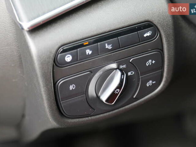 Сірий Інфініті QX55, об'ємом двигуна 2 л та пробігом 31 тис. км за 37500 $, фото 26 на Automoto.ua