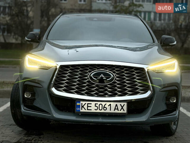 Серый Инфинити QX55, объемом двигателя 2 л и пробегом 53 тыс. км за 32999 $, фото 3 на Automoto.ua