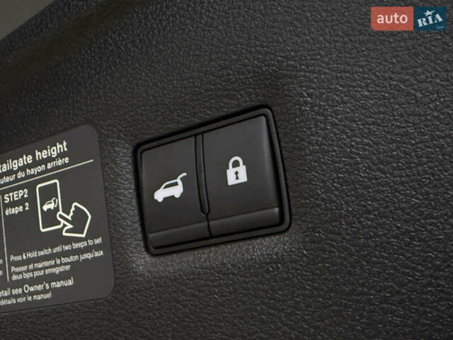 Сірий Інфініті QX55, об'ємом двигуна 2 л та пробігом 46 тис. км за 32999 $, фото 26 на Automoto.ua