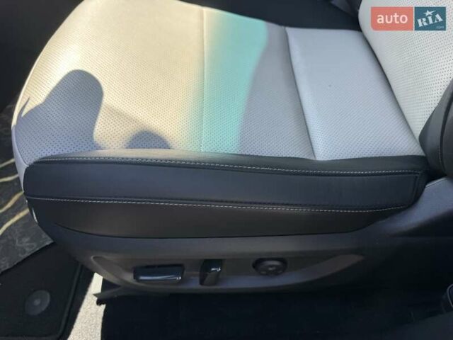 Синий Инфинити QX55, объемом двигателя 2 л и пробегом 5 тыс. км за 29900 $, фото 3 на Automoto.ua