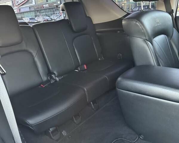 Белый Инфинити QX56, объемом двигателя 5.55 л и пробегом 88 тыс. км за 23800 $, фото 11 на Automoto.ua
