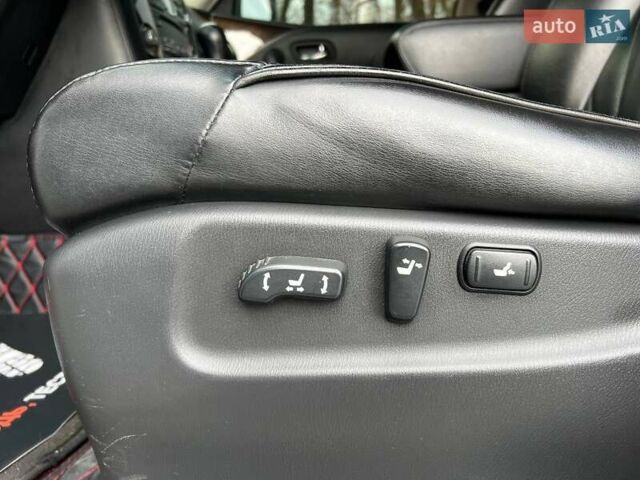 Белый Инфинити QX56, объемом двигателя 5.55 л и пробегом 215 тыс. км за 18700 $, фото 15 на Automoto.ua