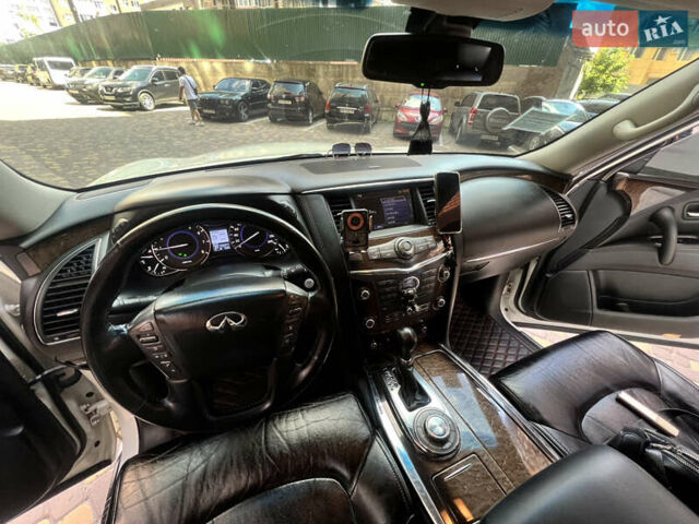 Белый Инфинити QX56, объемом двигателя 5.55 л и пробегом 220 тыс. км за 17350 $, фото 6 на Automoto.ua