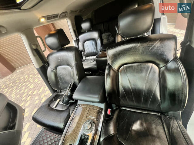 Белый Инфинити QX56, объемом двигателя 5.55 л и пробегом 220 тыс. км за 17350 $, фото 8 на Automoto.ua