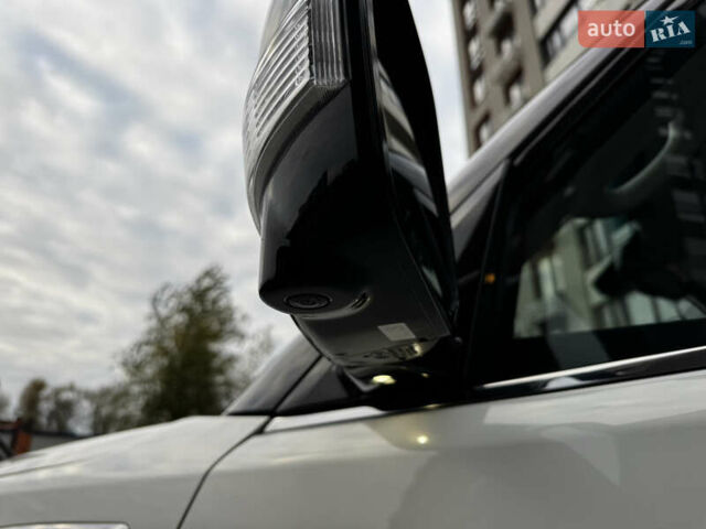 Белый Инфинити QX56, объемом двигателя 5.6 л и пробегом 138 тыс. км за 16800 $, фото 14 на Automoto.ua