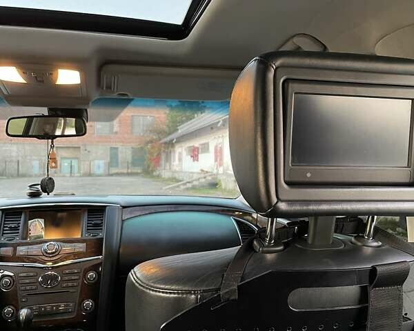 Білий Інфініті QX56, об'ємом двигуна 5.6 л та пробігом 230 тис. км за 27900 $, фото 15 на Automoto.ua
