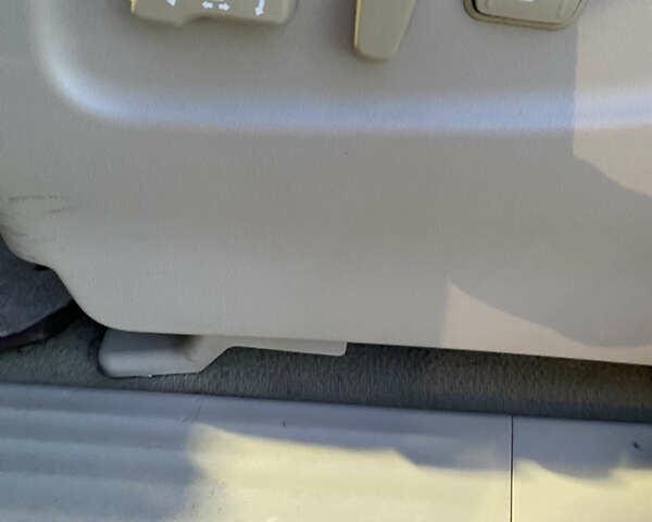 Инфинити QX56 2011 в Хмельницком на Automoto.ua Белый Инфинити QX56, объемом двигателя 5.6 л и пробегом 130 тыс. км за 14900 $, фото 15 на Automoto.ua