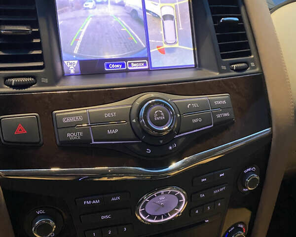 Инфинити QX56 2011 в Хмельницком на Automoto.ua Белый Инфинити QX56, объемом двигателя 5.6 л и пробегом 130 тыс. км за 14900 $, фото 9 на Automoto.ua