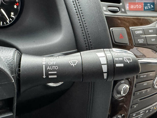 Инфинити QX56 2011 в Киеве на Automoto.ua Белый Инфинити QX56, объемом двигателя 5.55 л и пробегом 138 тыс. км за 16999 $, фото 45 на Automoto.ua