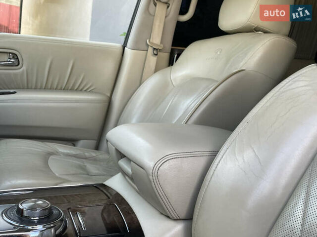 Білий Інфініті QX56, об'ємом двигуна 5.6 л та пробігом 216 тис. км за 15900 $, фото 30 на Automoto.ua