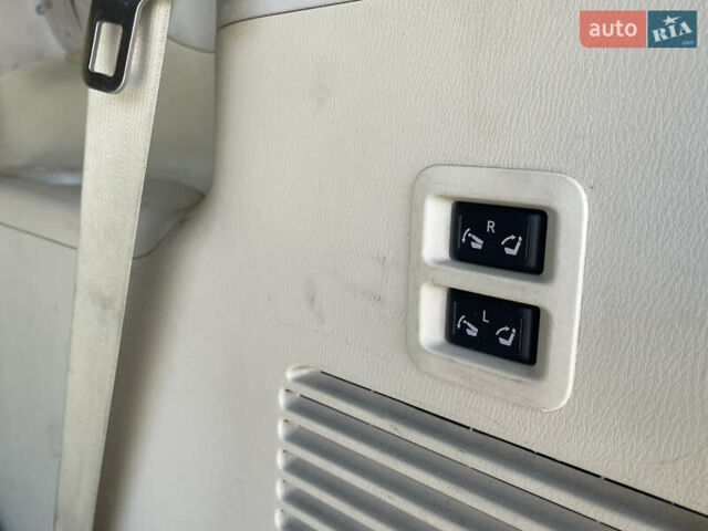 Білий Інфініті QX56, об'ємом двигуна 5.6 л та пробігом 216 тис. км за 15900 $, фото 43 на Automoto.ua