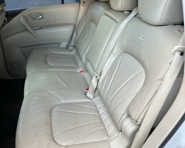 Білий Інфініті QX56, об'ємом двигуна 5.55 л та пробігом 208 тис. км за 23000 $, фото 26 на Automoto.ua