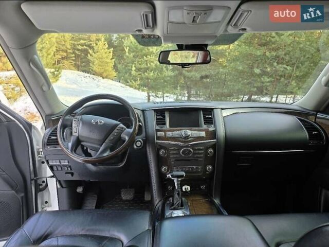Белый Инфинити QX56, объемом двигателя 5.55 л и пробегом 127 тыс. км за 21000 $, фото 9 на Automoto.ua