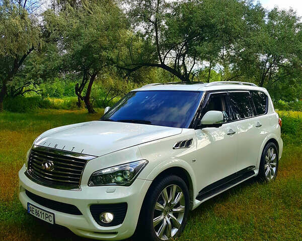 Белый Инфинити QX56, объемом двигателя 5.55 л и пробегом 148 тыс. км за 26950 $, фото 7 на Automoto.ua