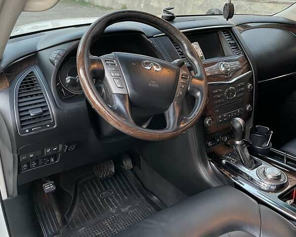Білий Інфініті QX56, об'ємом двигуна 5.6 л та пробігом 230 тис. км за 27900 $, фото 8 на Automoto.ua