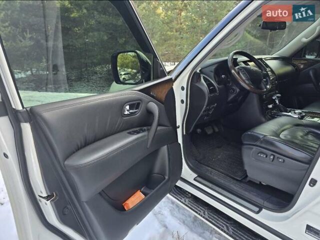 Белый Инфинити QX56, объемом двигателя 5.55 л и пробегом 127 тыс. км за 21000 $, фото 11 на Automoto.ua