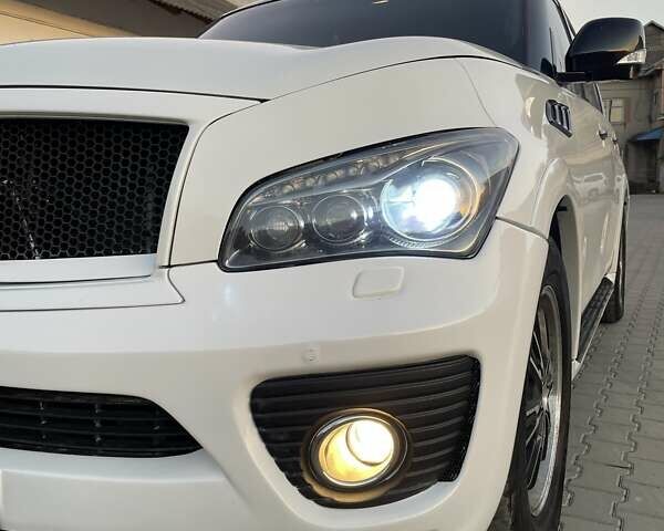 Білий Інфініті QX56, об'ємом двигуна 5.6 л та пробігом 230 тис. км за 27900 $, фото 16 на Automoto.ua