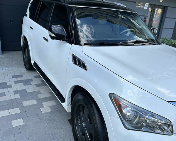 Білий Інфініті QX56, об'ємом двигуна 5.55 л та пробігом 208 тис. км за 23000 $, фото 12 на Automoto.ua
