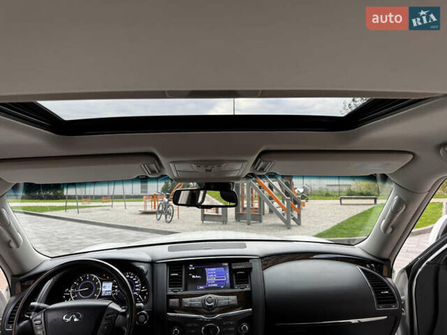 Инфинити QX56 2011 в Киеве на Automoto.ua Белый Инфинити QX56, объемом двигателя 5.55 л и пробегом 138 тыс. км за 16999 $, фото 36 на Automoto.ua