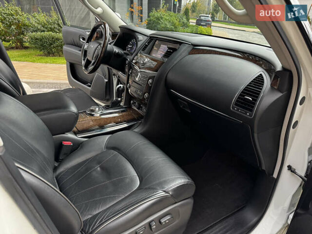Белый Инфинити QX56, объемом двигателя 5.6 л и пробегом 138 тыс. км за 16800 $, фото 29 на Automoto.ua