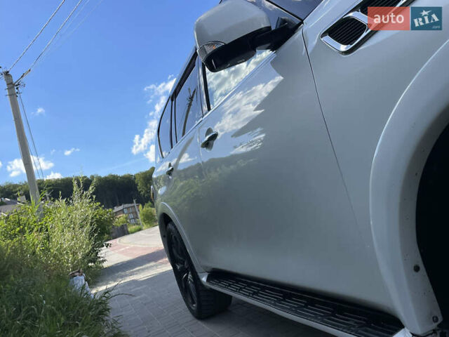 Білий Інфініті QX56, об'ємом двигуна 5.6 л та пробігом 216 тис. км за 15900 $, фото 19 на Automoto.ua
