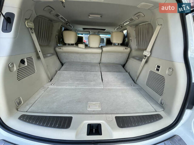 Білий Інфініті QX56, об'ємом двигуна 5.6 л та пробігом 216 тис. км за 15900 $, фото 41 на Automoto.ua