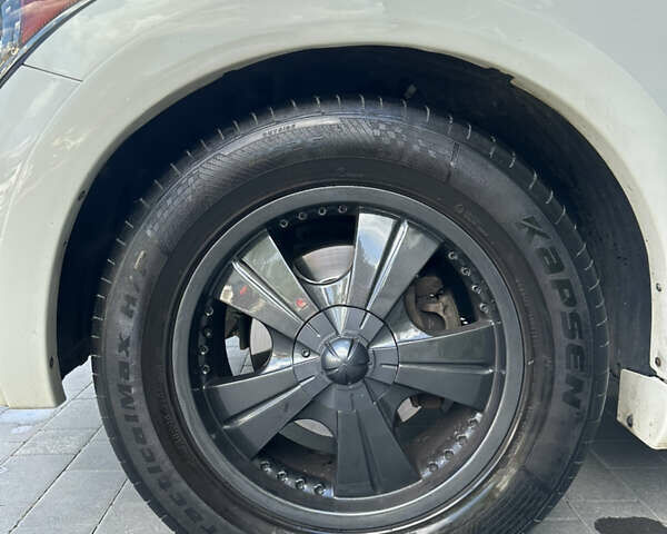 Білий Інфініті QX56, об'ємом двигуна 5.55 л та пробігом 208 тис. км за 23000 $, фото 8 на Automoto.ua