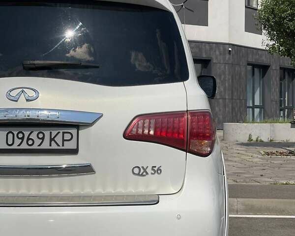 Белый Инфинити QX56, объемом двигателя 5.55 л и пробегом 270 тыс. км за 15900 $, фото 10 на Automoto.ua