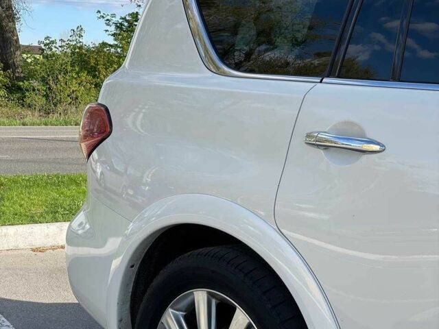 Белый Инфинити QX56, объемом двигателя 5.6 л и пробегом 270 тыс. км за 15900 $, фото 8 на Automoto.ua