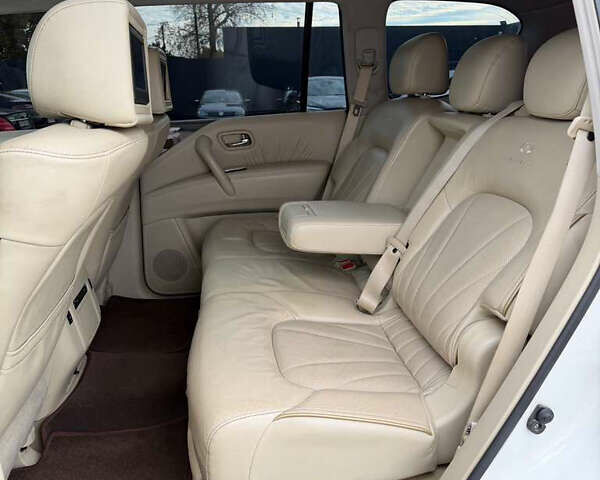 Білий Інфініті QX56, об'ємом двигуна 5.55 л та пробігом 160 тис. км за 16900 $, фото 6 на Automoto.ua