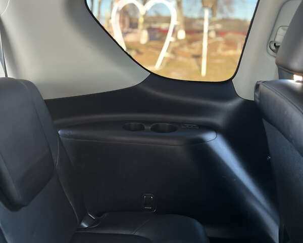Белый Инфинити QX56, объемом двигателя 5.55 л и пробегом 292 тыс. км за 24300 $, фото 47 на Automoto.ua