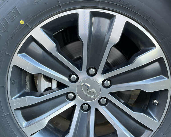 Белый Инфинити QX56, объемом двигателя 5.55 л и пробегом 292 тыс. км за 24300 $, фото 50 на Automoto.ua