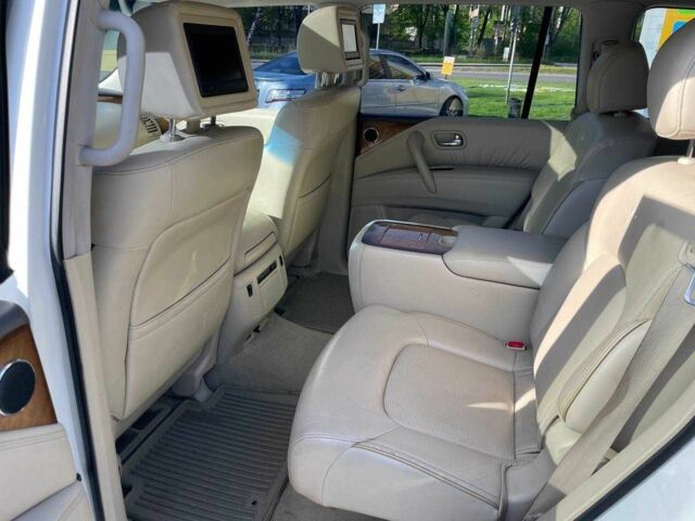 Белый Инфинити QX56, объемом двигателя 5.6 л и пробегом 270 тыс. км за 15900 $, фото 18 на Automoto.ua