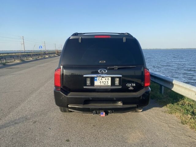 Чорний Інфініті QX56, об'ємом двигуна 5.6 л та пробігом 284 тис. км за 10000 $, фото 3 на Automoto.ua