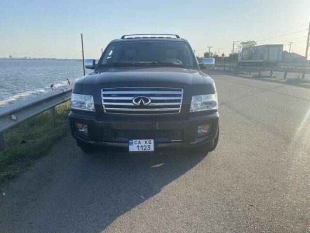 Чорний Інфініті QX56, об'ємом двигуна 5.6 л та пробігом 284 тис. км за 10000 $, фото 1 на Automoto.ua