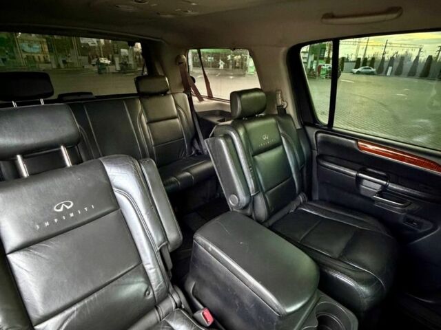 Черный Инфинити QX56, объемом двигателя 5.6 л и пробегом 310 тыс. км за 8100 $, фото 7 на Automoto.ua