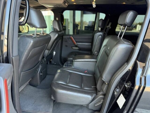 Чорний Інфініті QX56, об'ємом двигуна 0 л та пробігом 170 тис. км за 8700 $, фото 7 на Automoto.ua