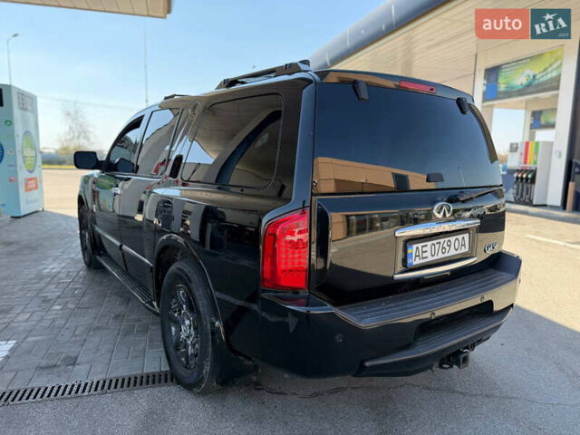 Чорний Інфініті QX56, об'ємом двигуна 5.55 л та пробігом 170 тис. км за 8500 $, фото 2 на Automoto.ua