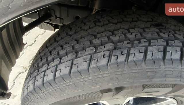 Чорний Інфініті QX56, об'ємом двигуна 5.6 л та пробігом 290 тис. км за 9000 $, фото 3 на Automoto.ua