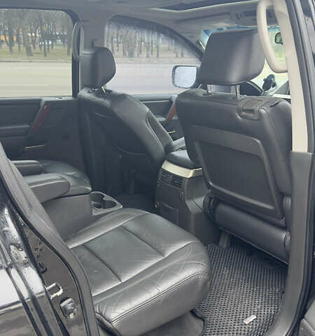 Чорний Інфініті QX56, об'ємом двигуна 5.6 л та пробігом 320 тис. км за 12500 $, фото 5 на Automoto.ua