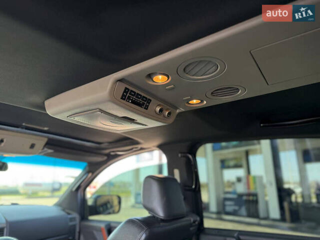 Чорний Інфініті QX56, об'ємом двигуна 5.55 л та пробігом 170 тис. км за 8500 $, фото 12 на Automoto.ua