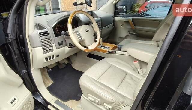 Чорний Інфініті QX56, об'ємом двигуна 5.6 л та пробігом 290 тис. км за 9000 $, фото 39 на Automoto.ua