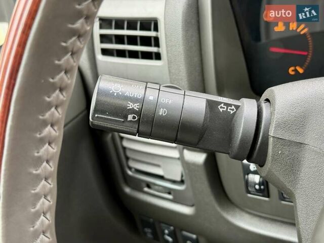 Черный Инфинити QX56, объемом двигателя 5.6 л и пробегом 108 тыс. км за 10500 $, фото 16 на Automoto.ua