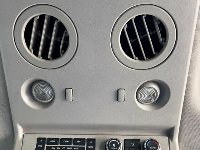 Черный Инфинити QX56, объемом двигателя 5.6 л и пробегом 283 тыс. км за 12000 $, фото 14 на Automoto.ua