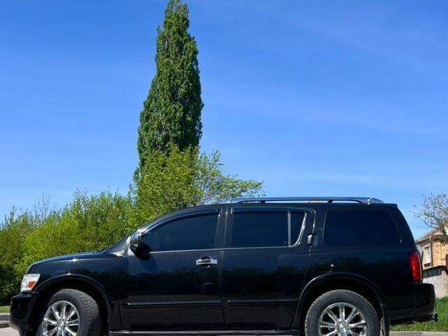 Черный Инфинити QX56, объемом двигателя 5.6 л и пробегом 283 тыс. км за 12000 $, фото 1 на Automoto.ua