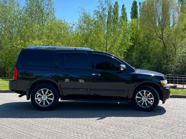 Черный Инфинити QX56, объемом двигателя 5.6 л и пробегом 283 тыс. км за 12000 $, фото 5 на Automoto.ua