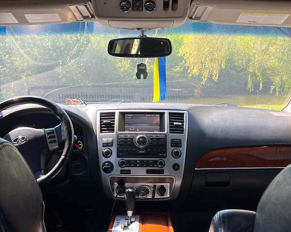 Чорний Інфініті QX56, об'ємом двигуна 5.6 л та пробігом 286 тис. км за 12000 $, фото 19 на Automoto.ua