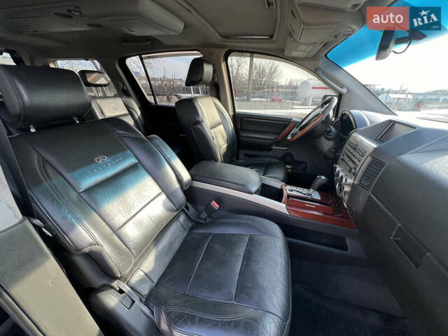 Черный Инфинити QX56, объемом двигателя 5.6 л и пробегом 201 тыс. км за 13800 $, фото 18 на Automoto.ua
