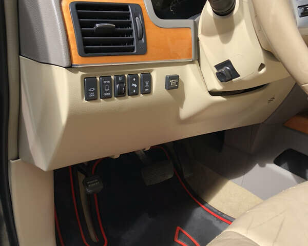 Черный Инфинити QX56, объемом двигателя 5.6 л и пробегом 229 тыс. км за 11499 $, фото 6 на Automoto.ua